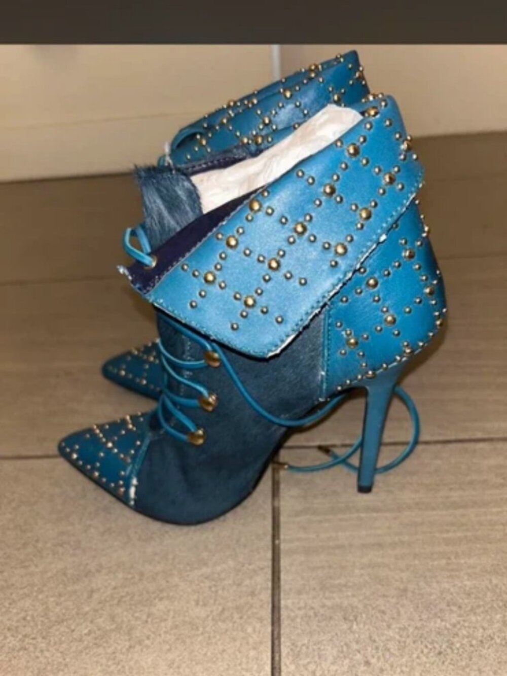Heels - Picture 4 of 4